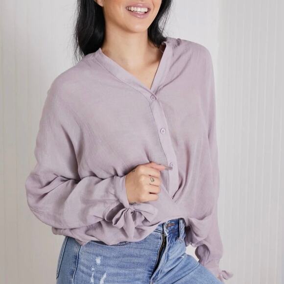 NWT HYFVE Dusty Mauve V Neck Button Front Long Sleeve HiLo Blouse. Size M - Picture 1 of 14